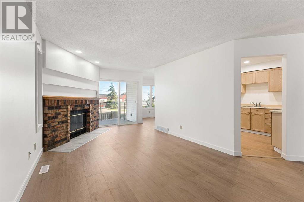 38 Coachway Gardens SW