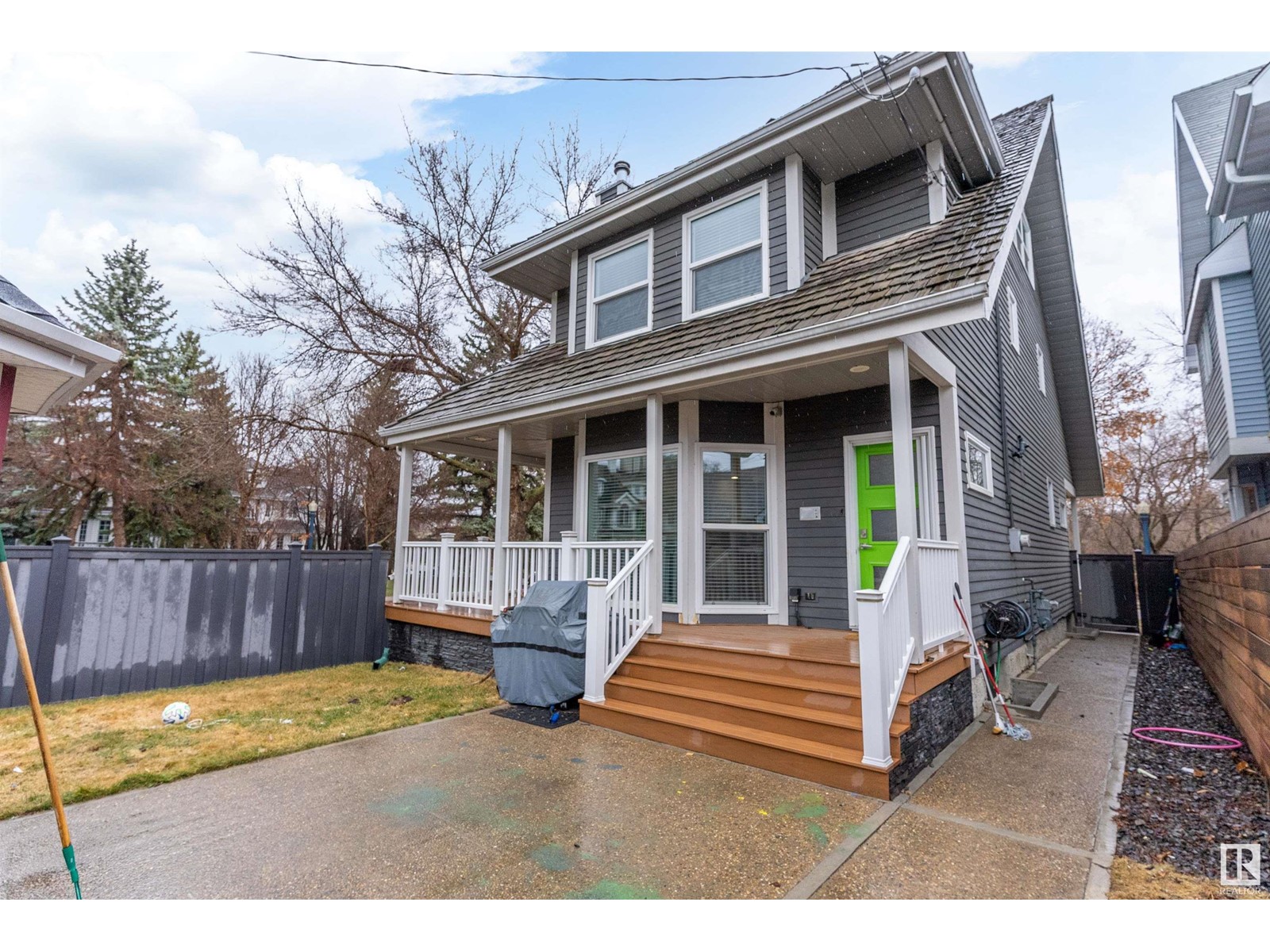 9654 100 ST NW
