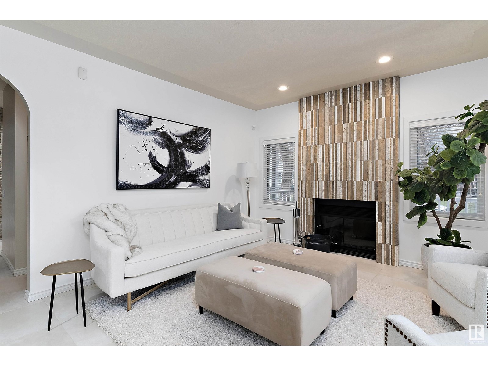 9654 100 ST NW