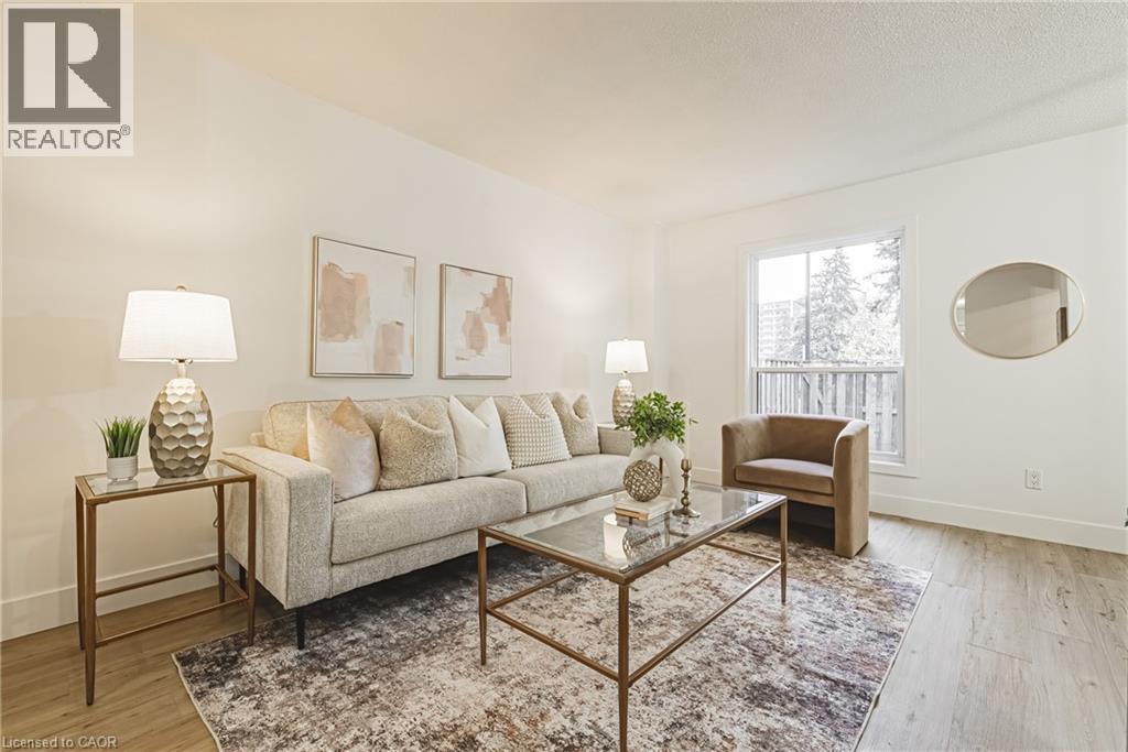 660 OXFORD Road Unit# 15