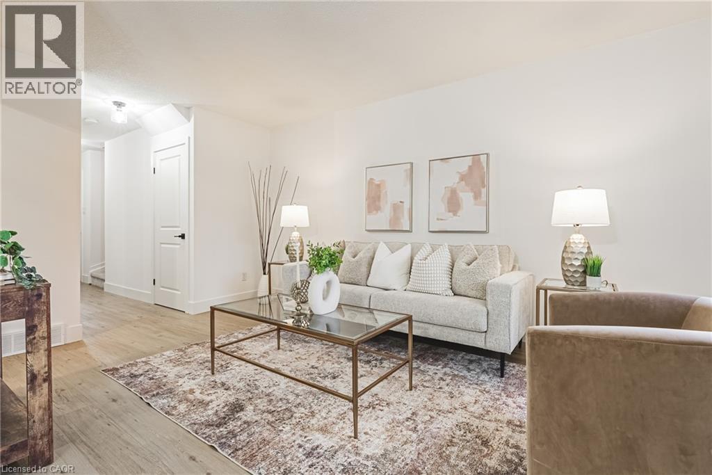 660 OXFORD Road Unit# 15