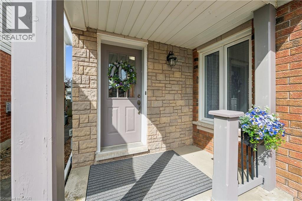 116 ESSEX POINT Drive