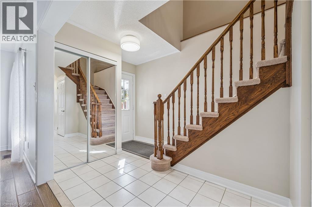 116 ESSEX POINT Drive