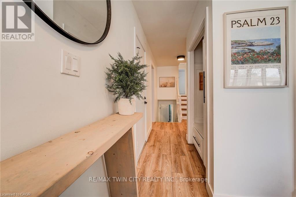 43 SOUTHVIEW CRESCENT