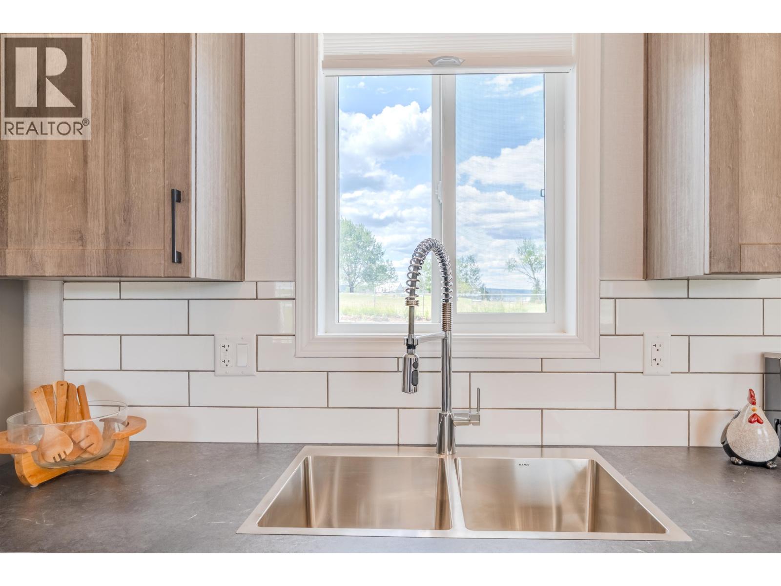 59 4072 LAC LA HACHE STATION ROAD