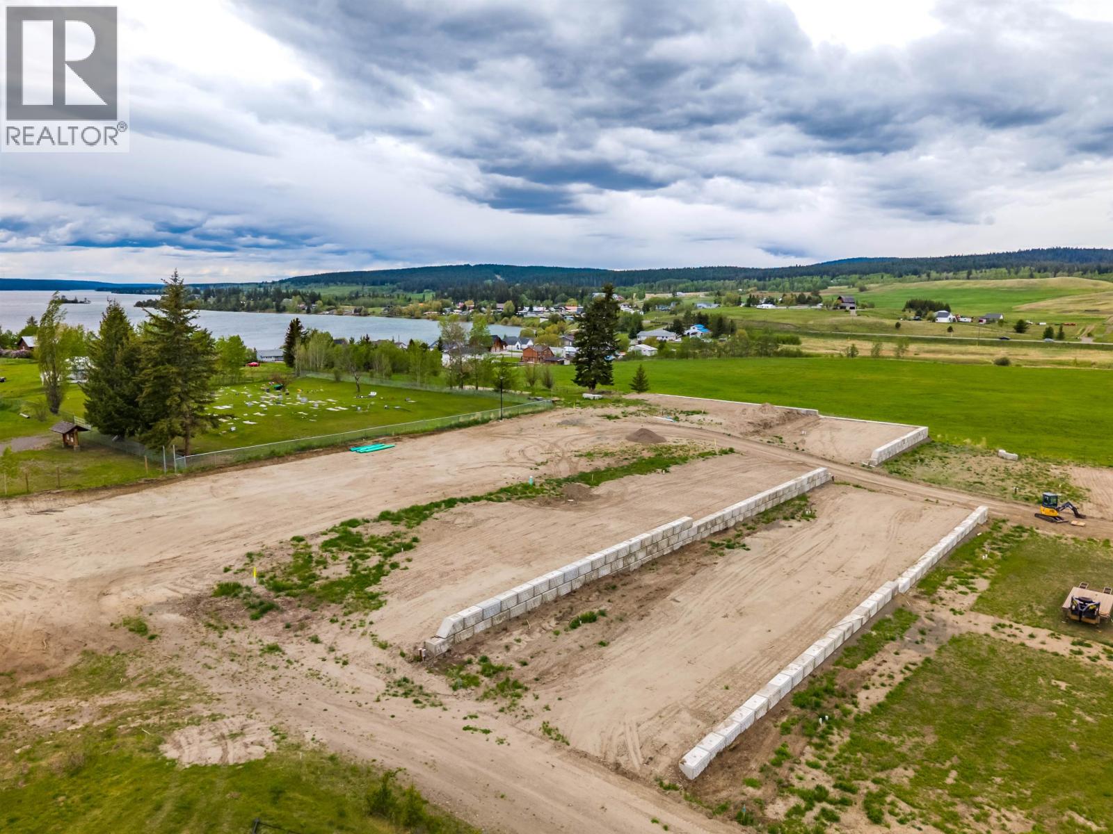 59 4072 LAC LA HACHE STATION ROAD