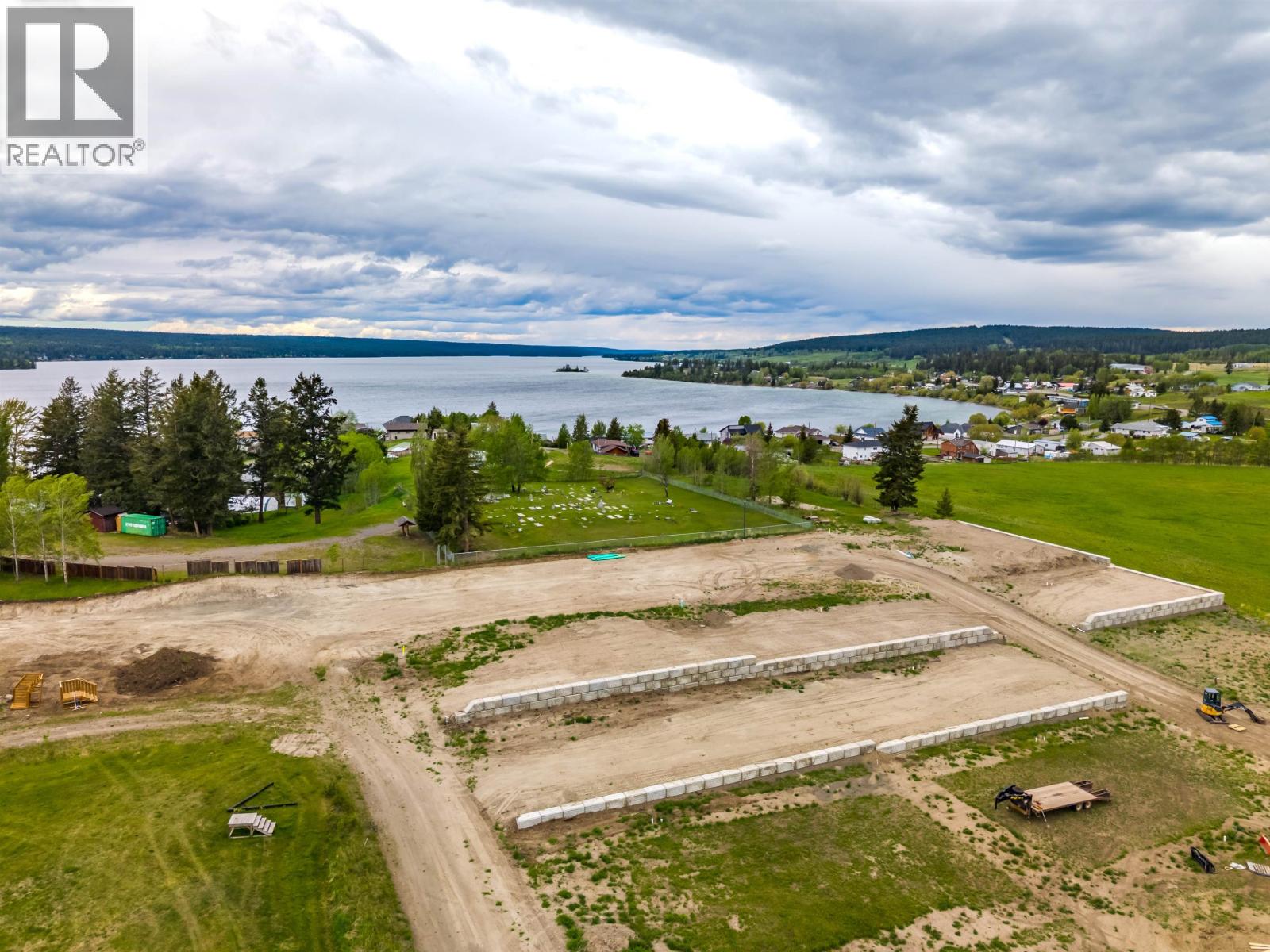 59 4072 LAC LA HACHE STATION ROAD