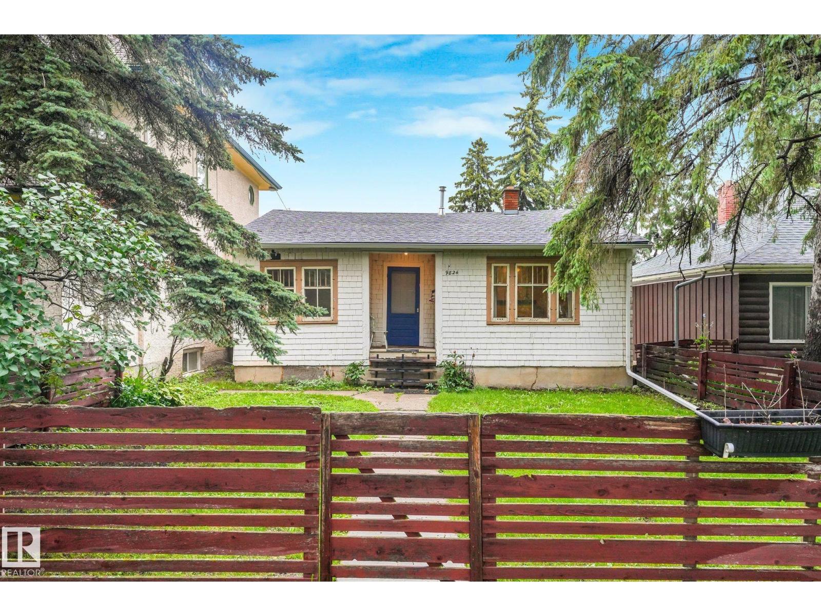 9824 91 AV NW