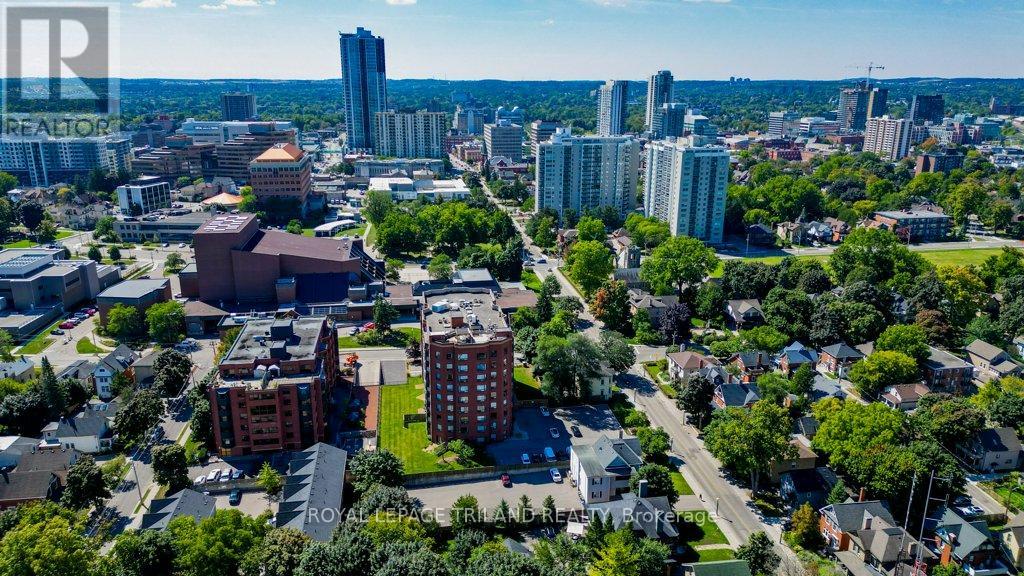 403 - 20 ELLEN STREET