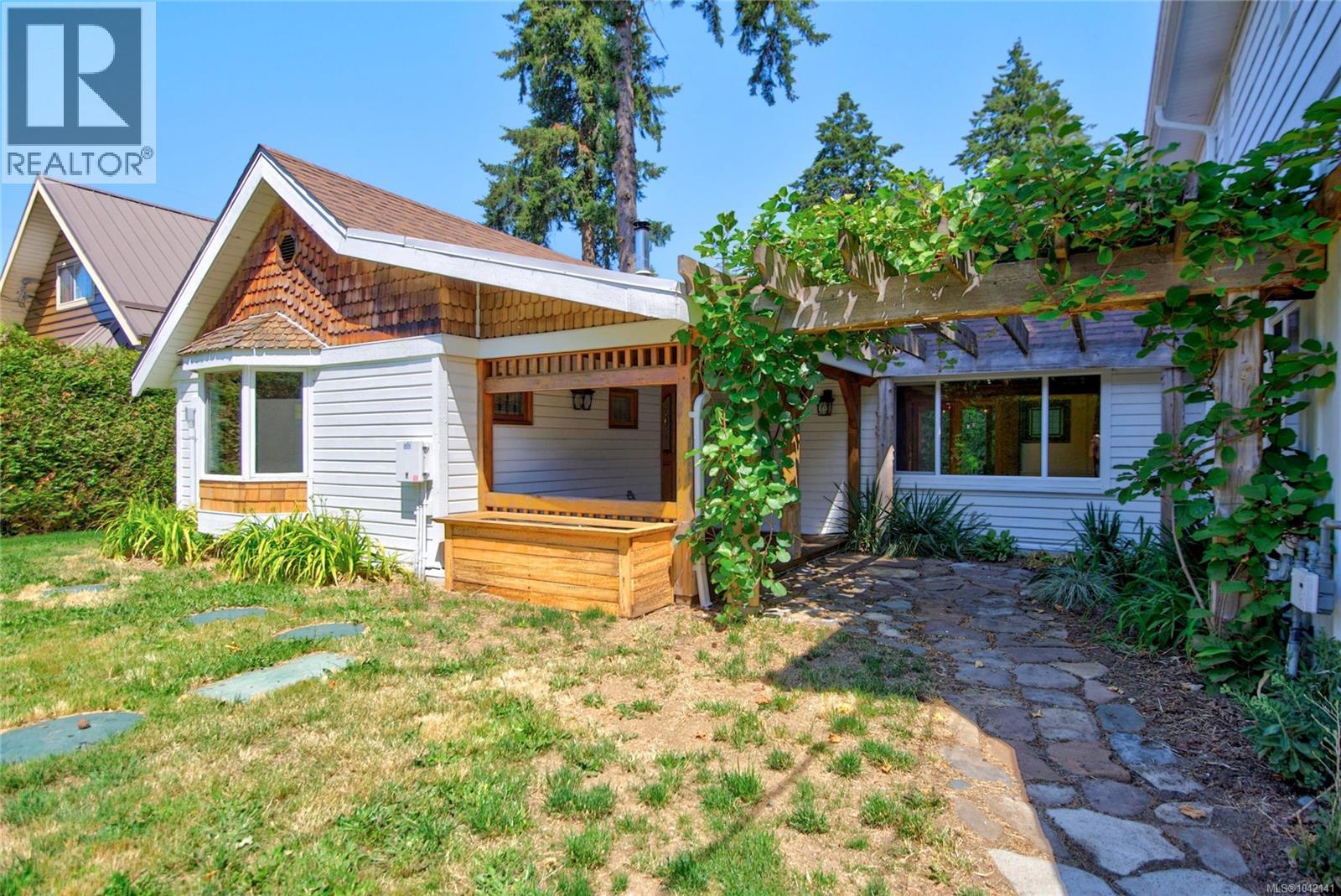 1162 Booth Rd SW