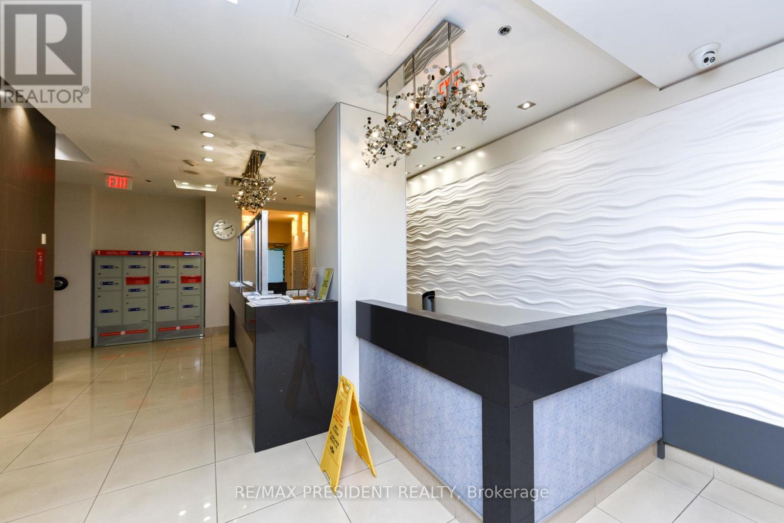 1101 - 3865 LAKE SHORE BOULEVARD W