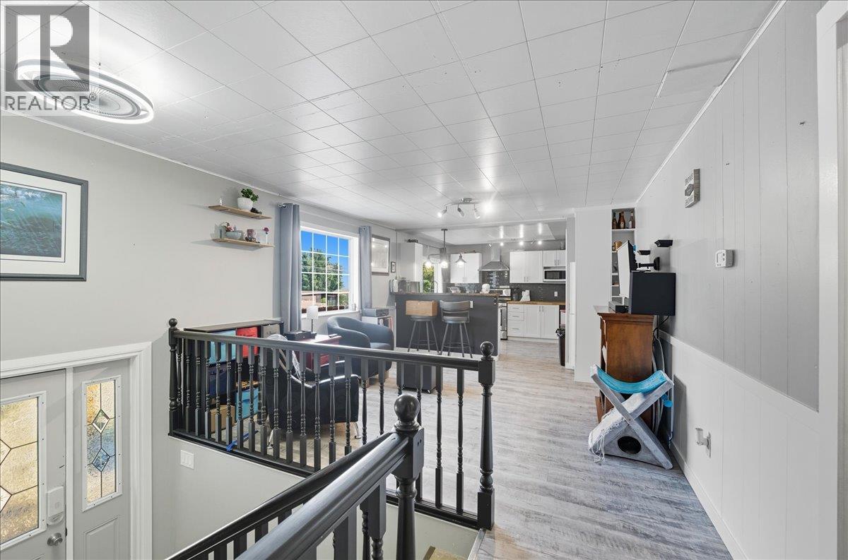 1076 Columbia Heights Road