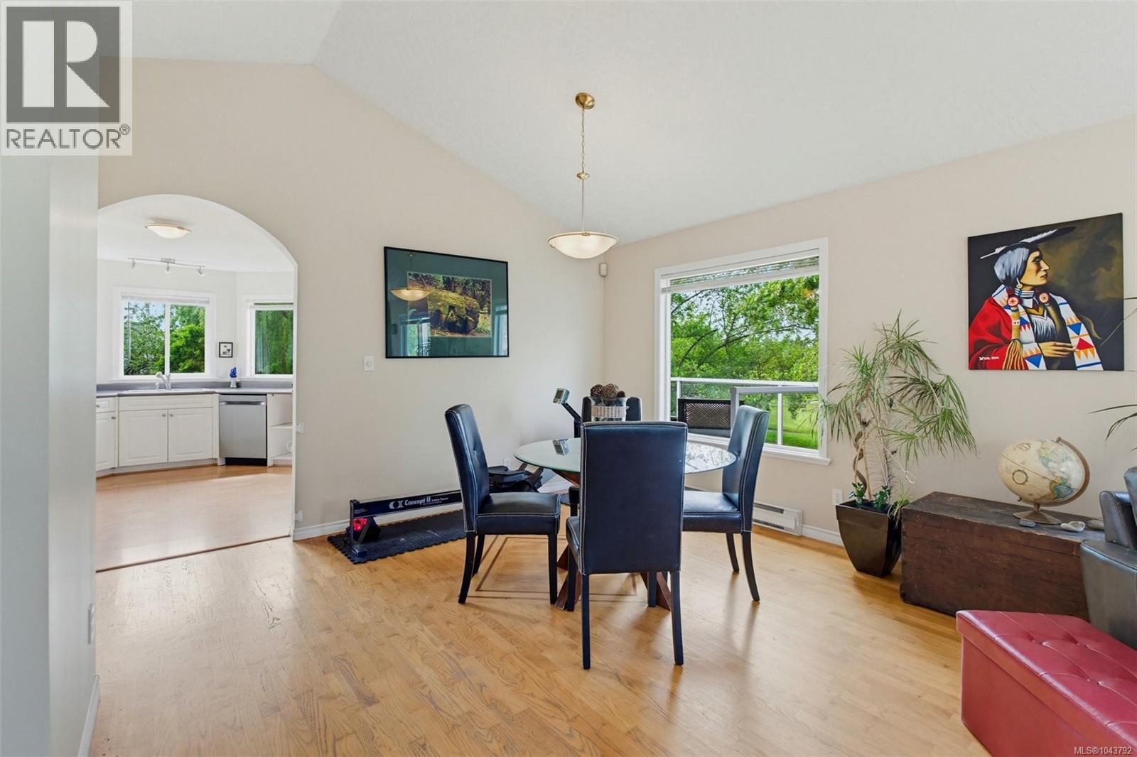 840 Tillicum Rd