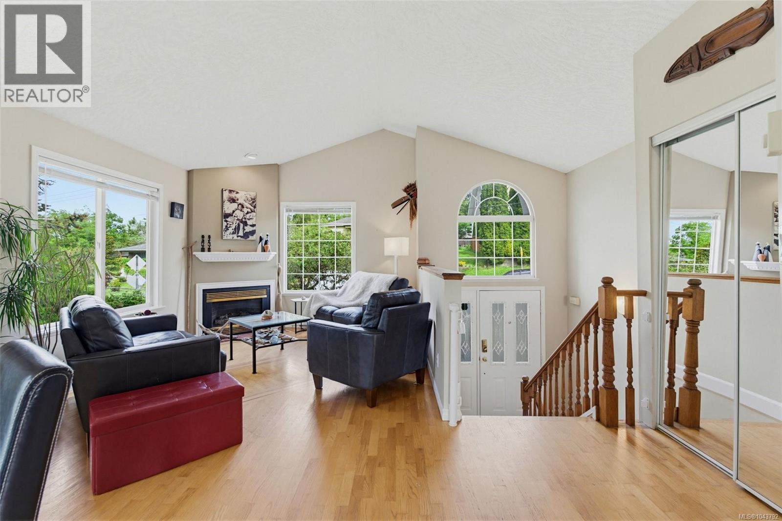840 Tillicum Rd