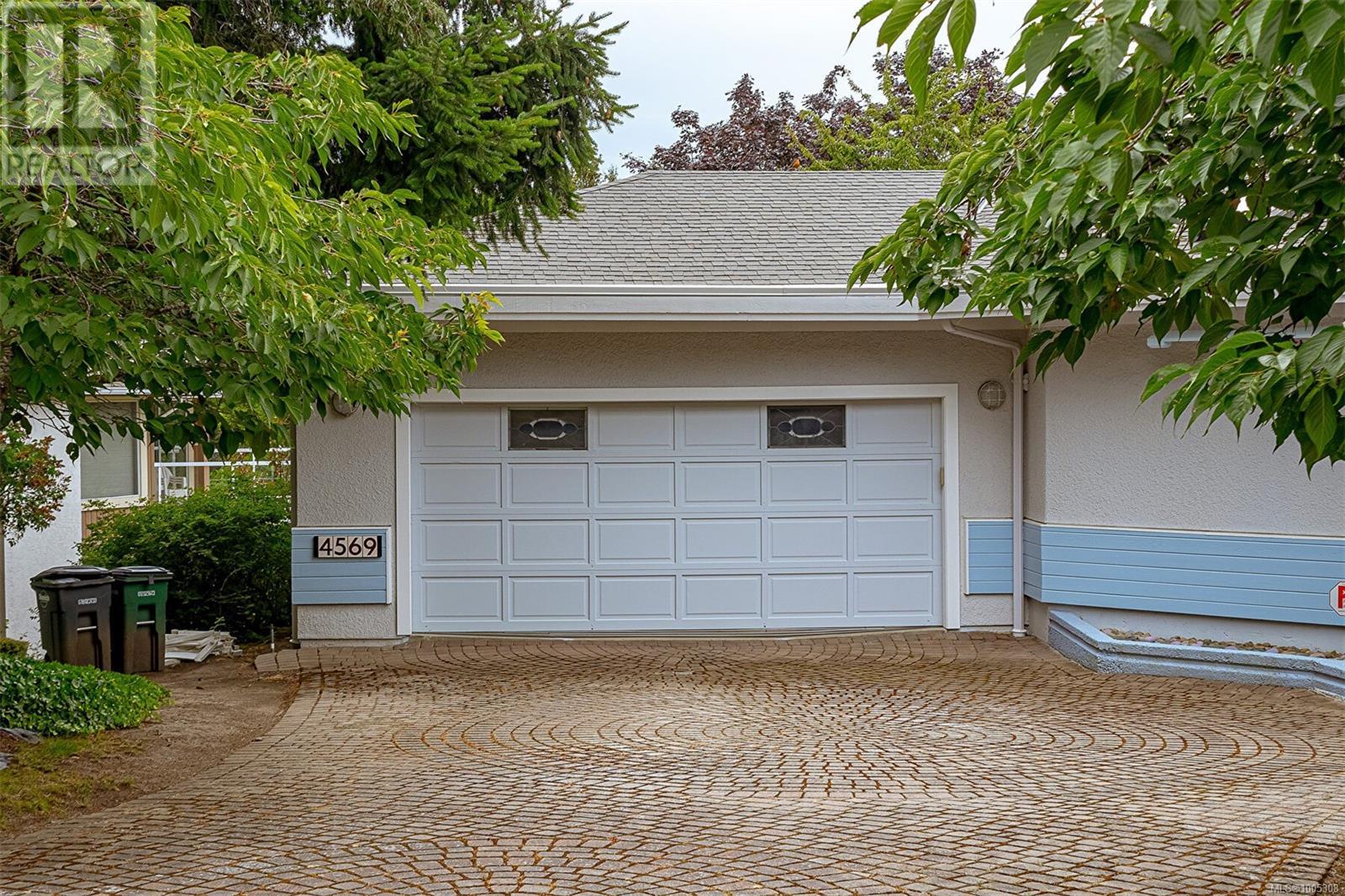 4569 Boulderwood Dr