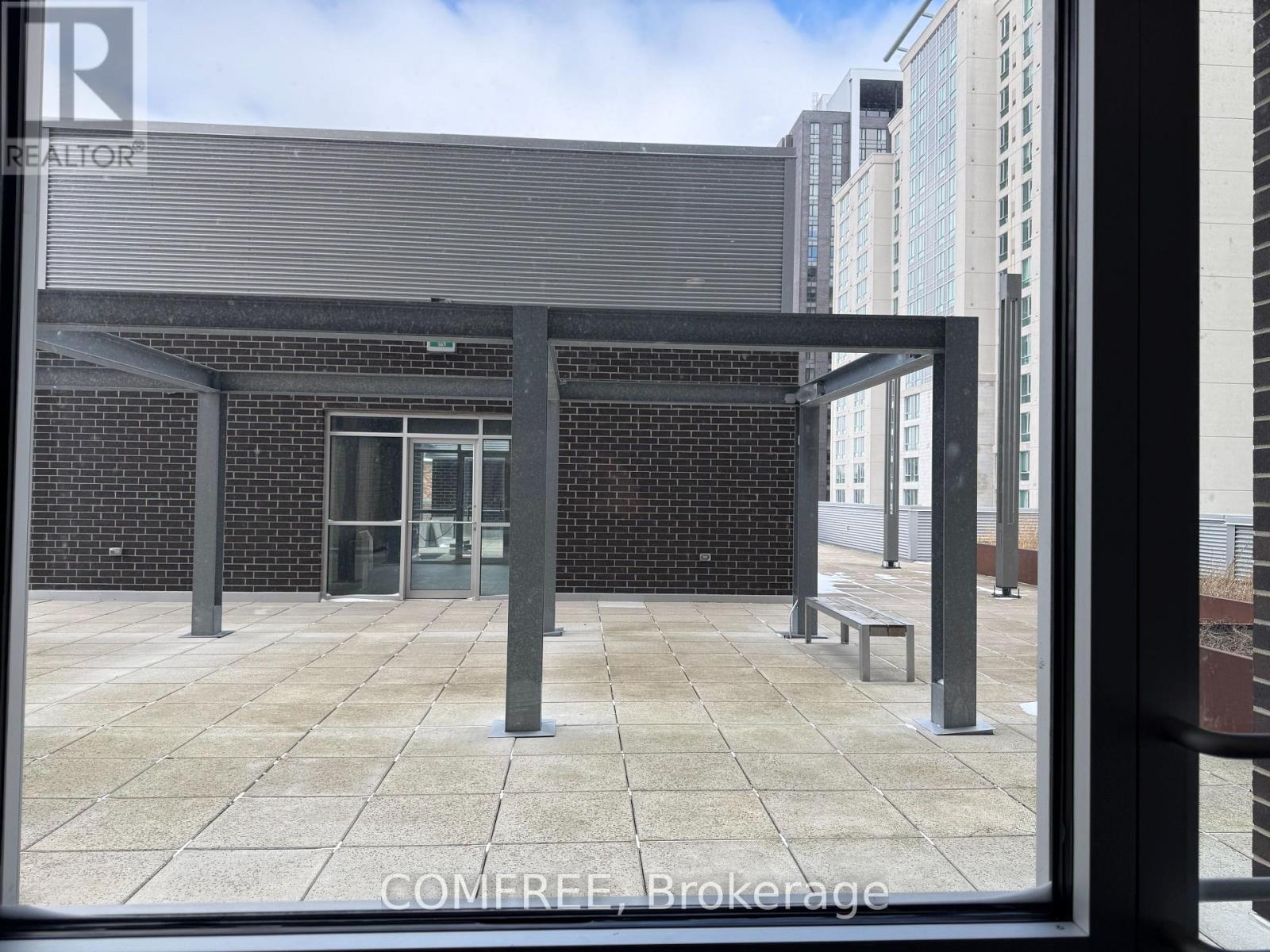 2 - 318 SPRUCE STREET