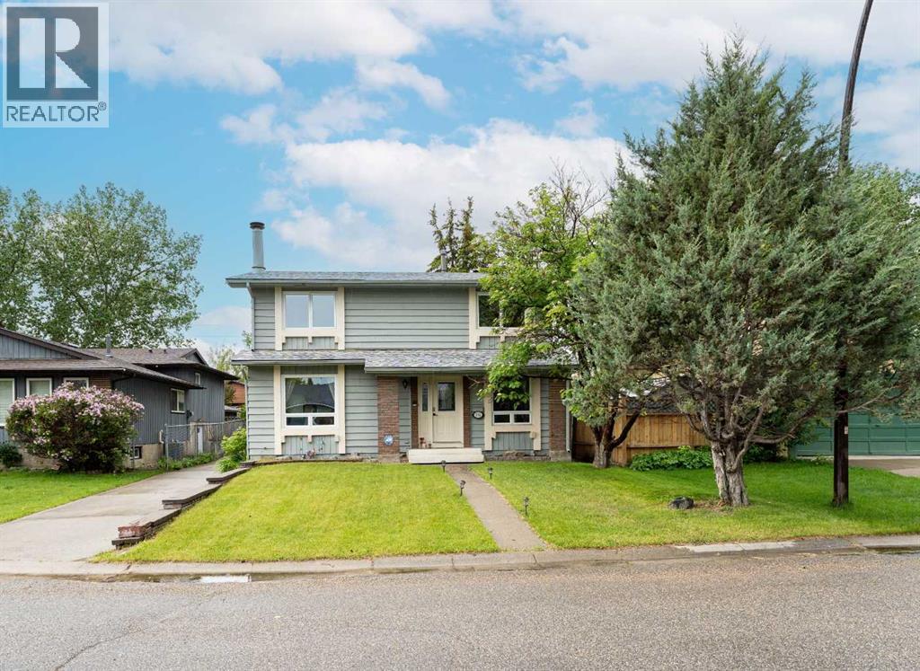 332 Deer Run Crescent SE