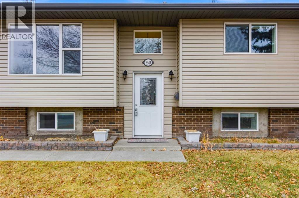 3943 Whitehorn Drive NE