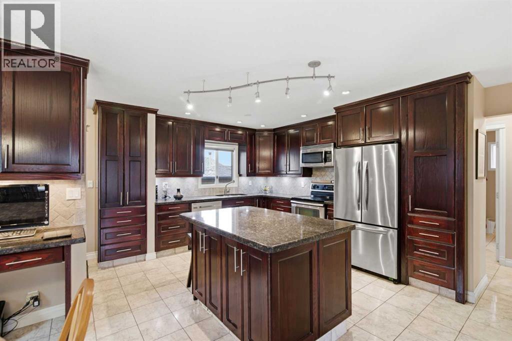 3943 Whitehorn Drive NE