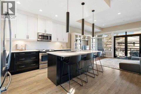 1, 2016 35 Avenue SW Calgary AB T2T2E1