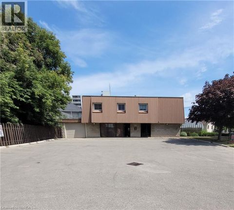 325 FAIRVIEW Drive Brantford ON N3R2X3