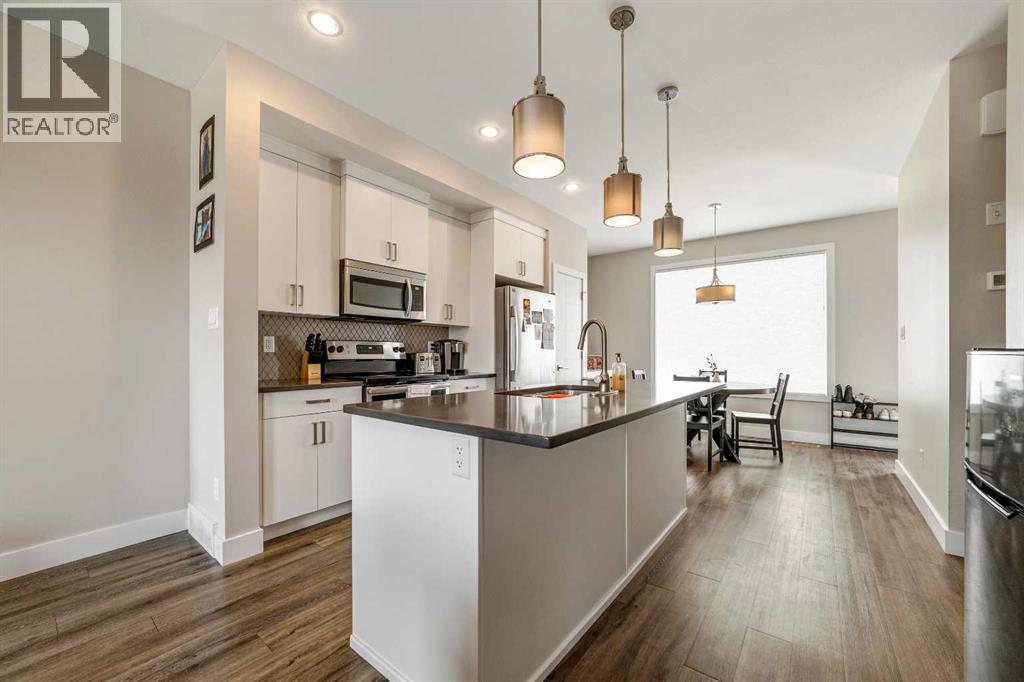 824 Coalbrook Close W
