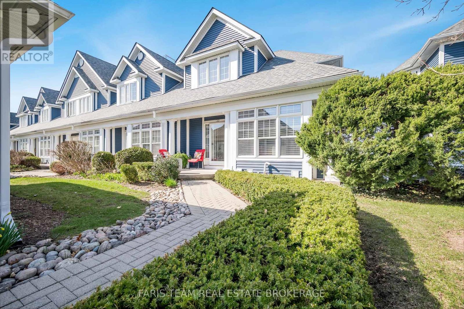 12 - 155 WILLIAM STREET