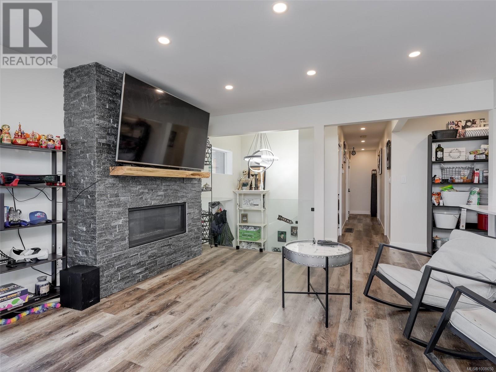 2418 Barbara Pl