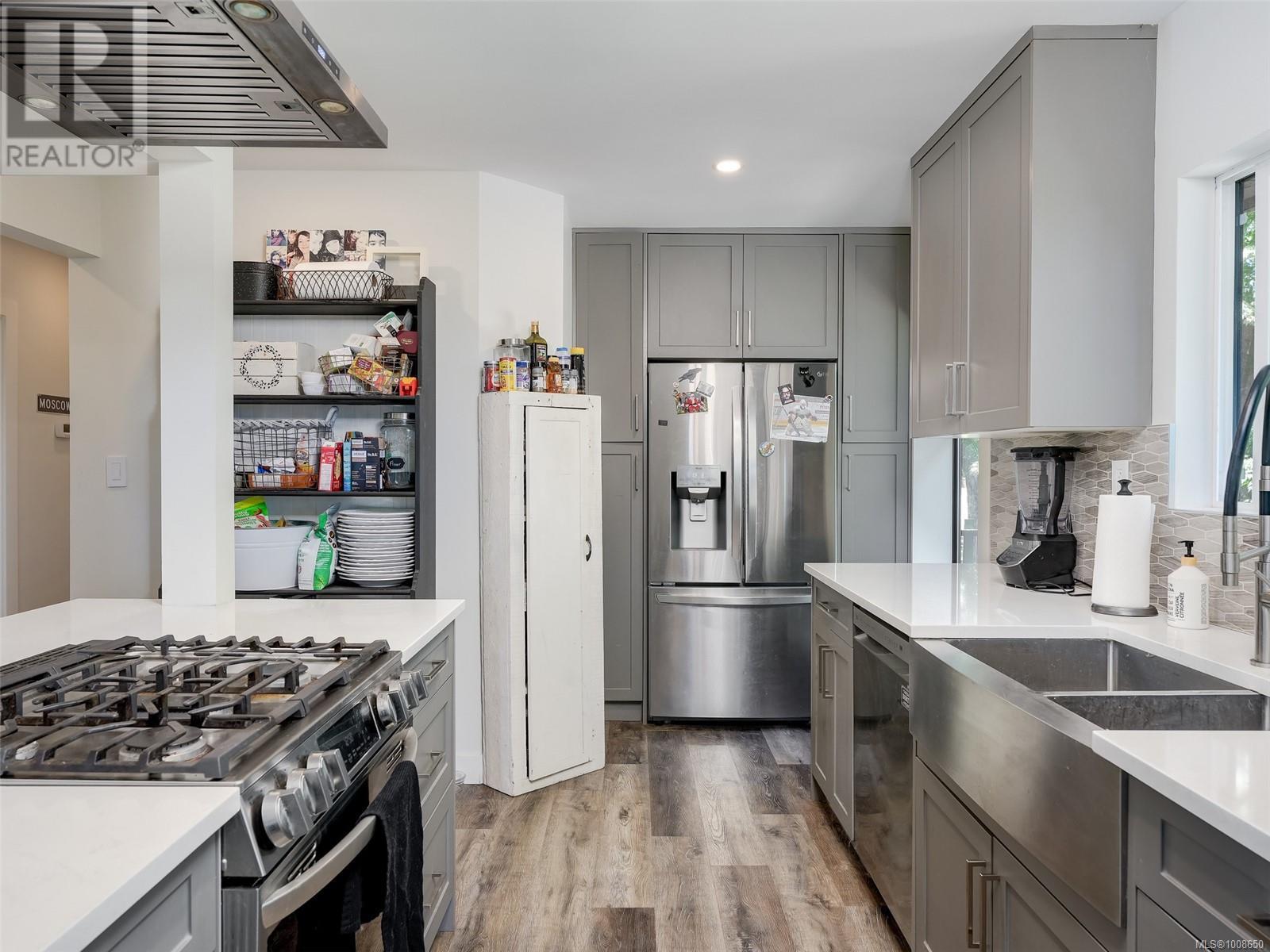 2418 Barbara Pl