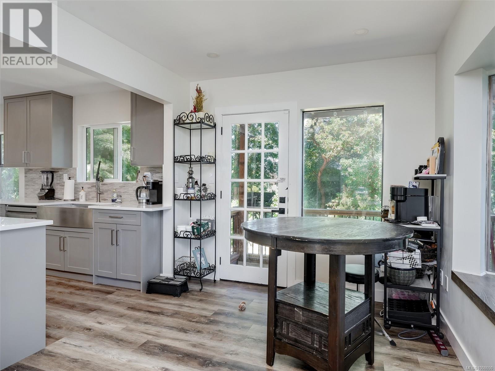 2418 Barbara Pl