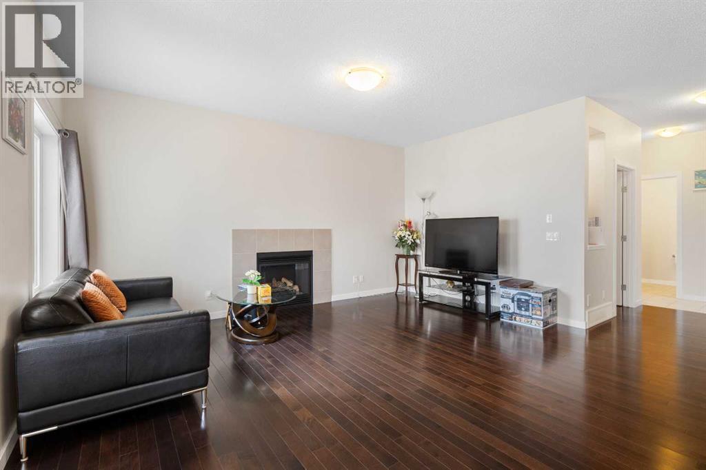 12 KINCORA Mews NW