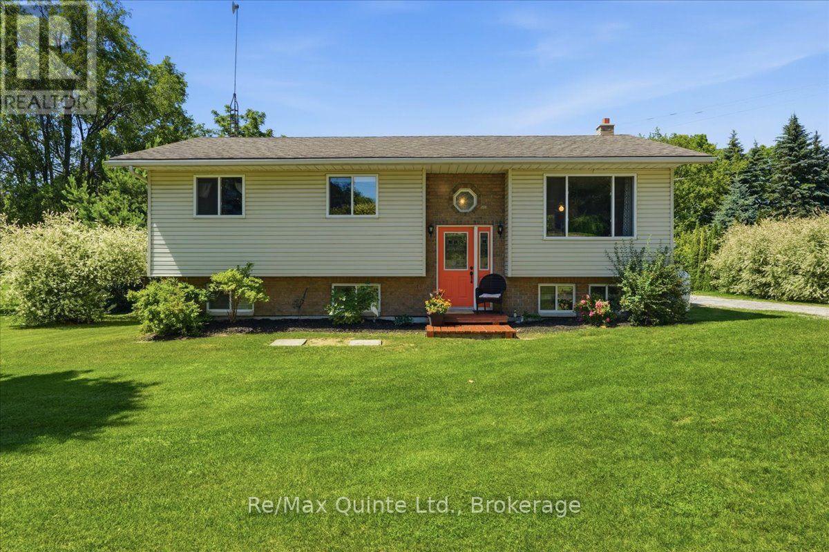 Photo 1 of 42 — 50 COUNTY ROAD 18, Prince Edward County (Athol Ward), ON K0K1P0