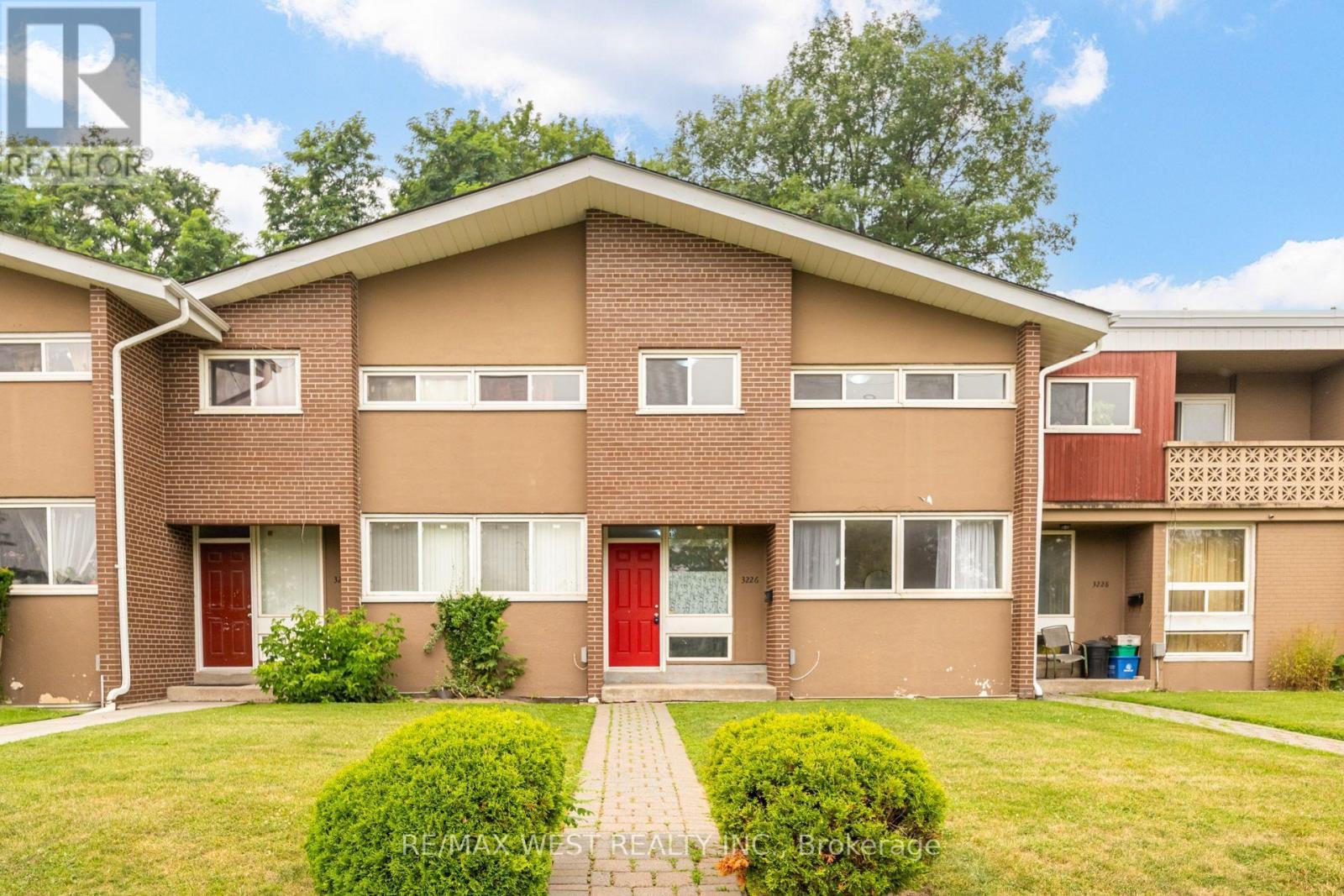 3226 - 3226 THE CREDIT WOODLANDS WOOD