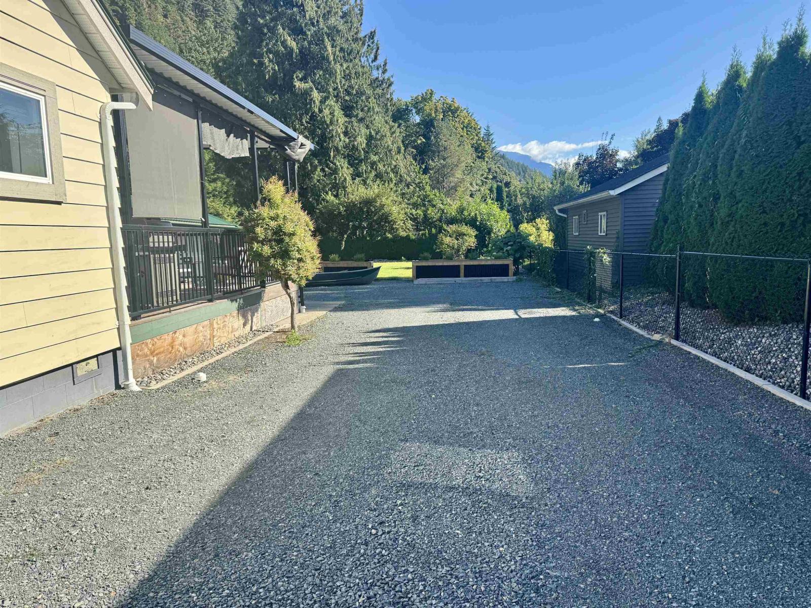 562 LILLOOET AVENUE|Harrison Hot Springs