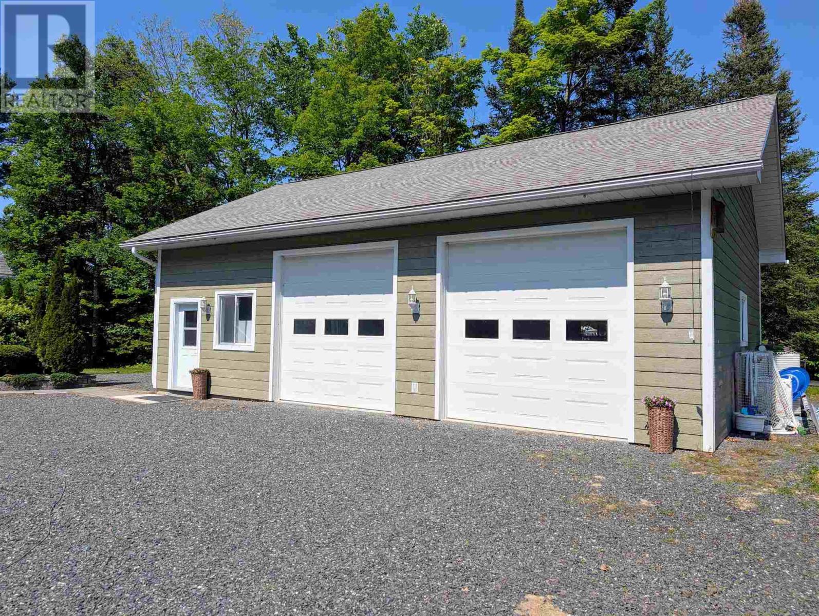 11 River DR