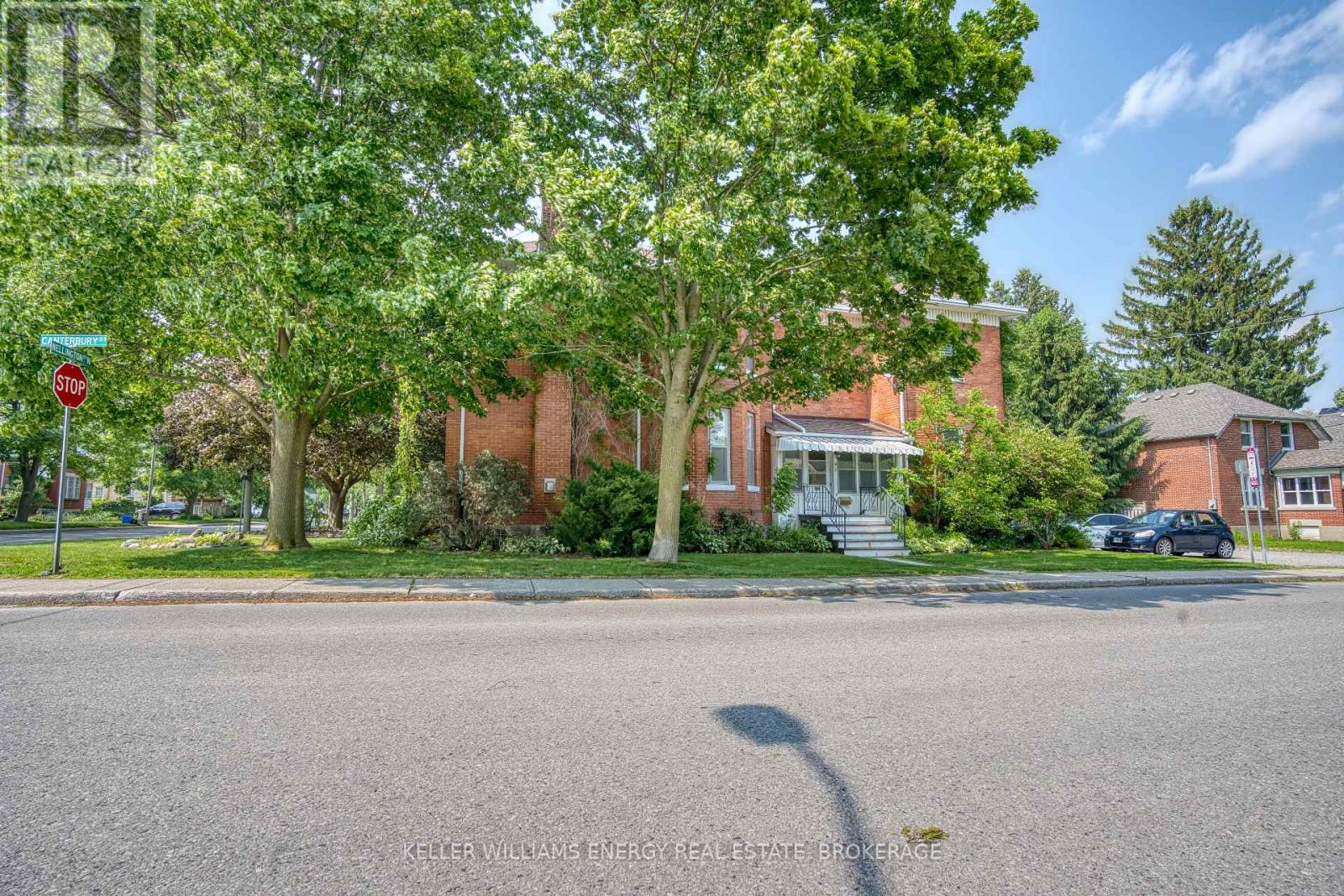 88 WELLINGTON STREET N
