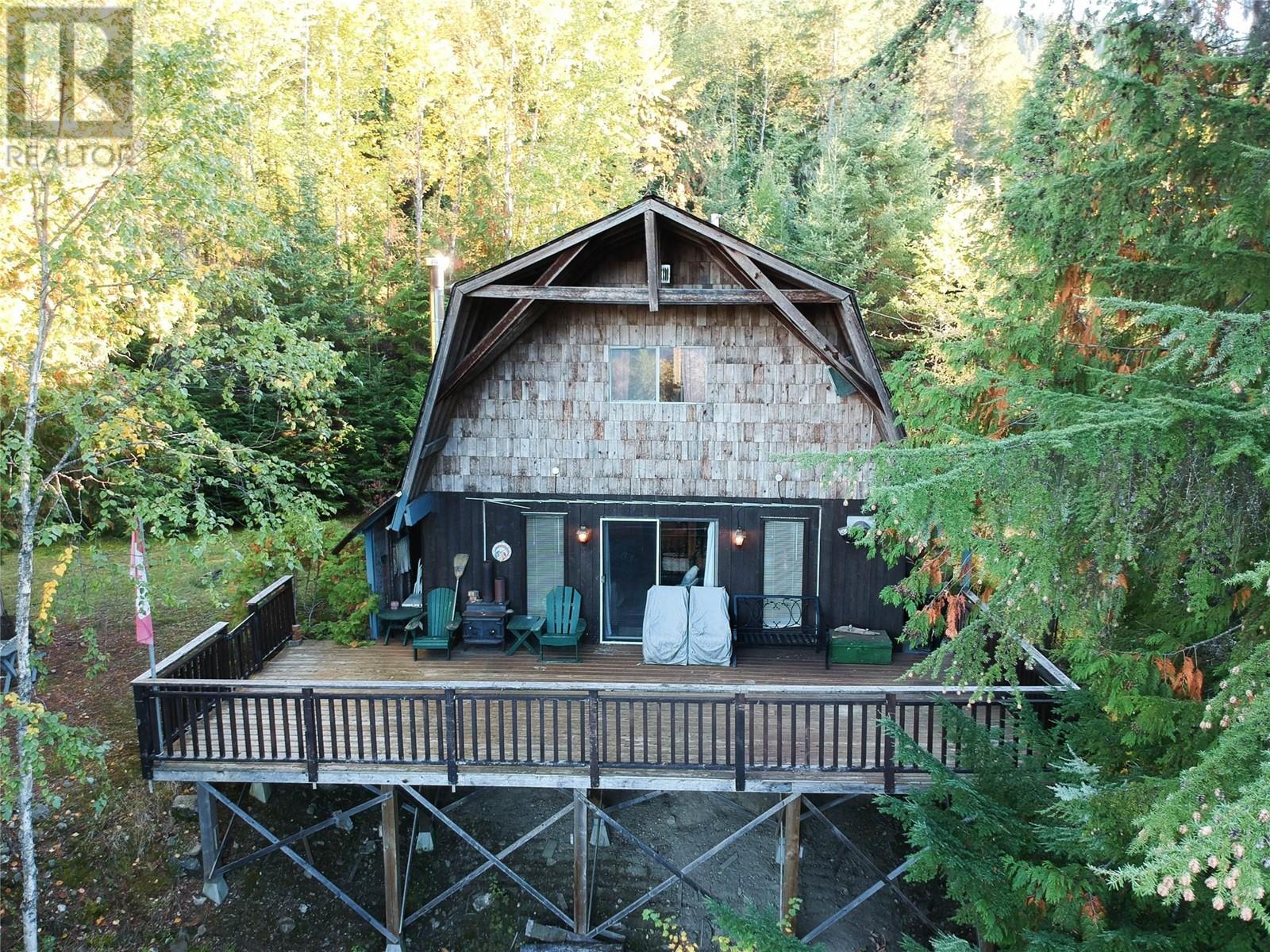 3217 Lumby Mabel Lake Road