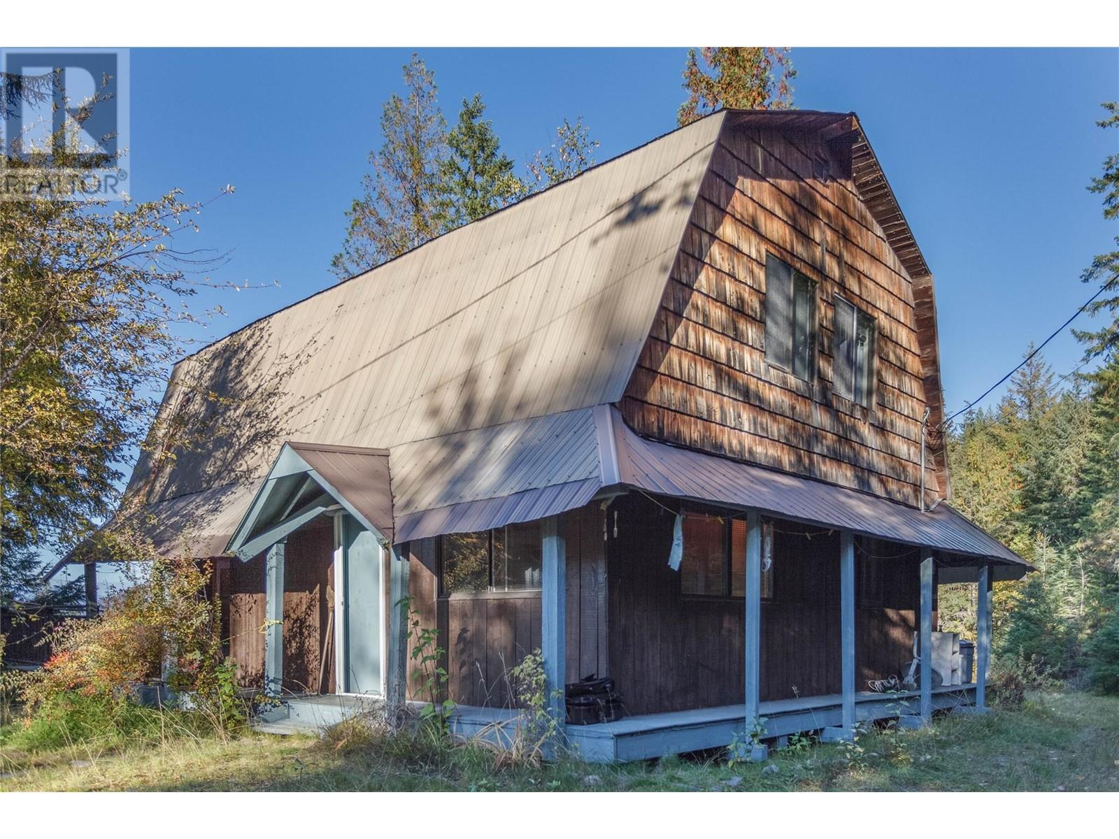 3217 Lumby Mabel Lake Road