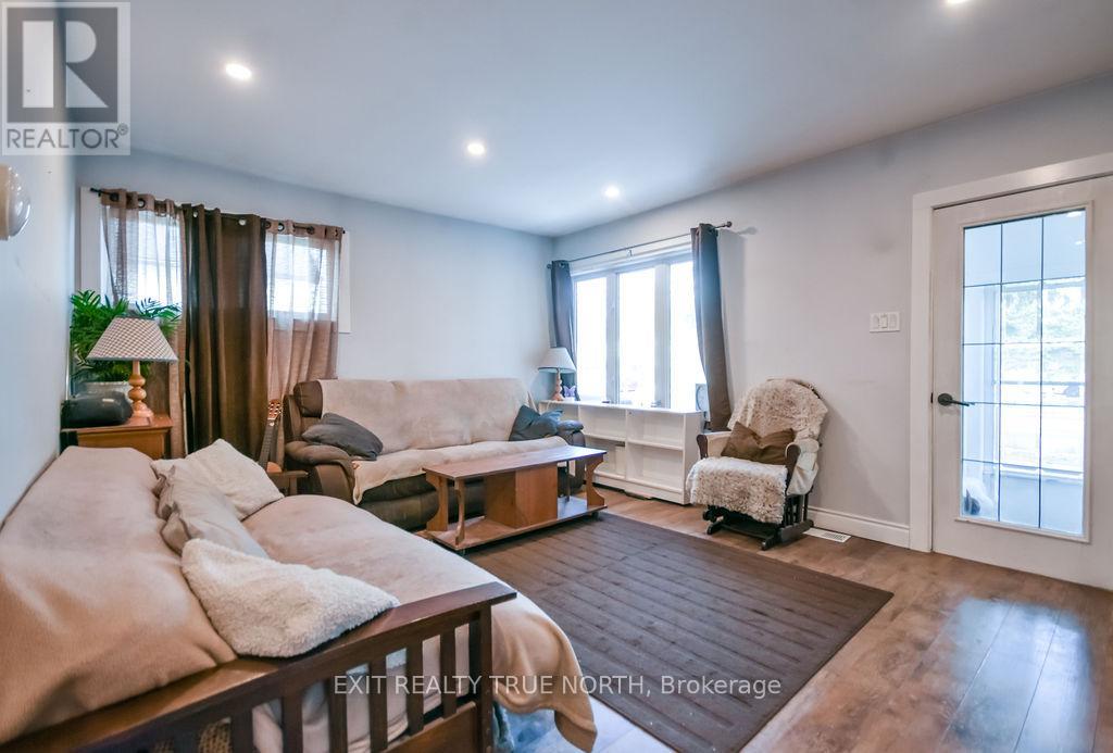 125 QUEEN STREET W - Photo 4