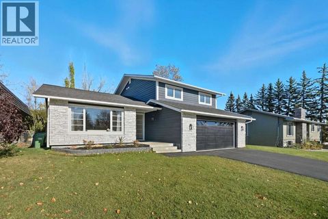 1016 Mapleglade Drive SE Calgary AB T2G2G6