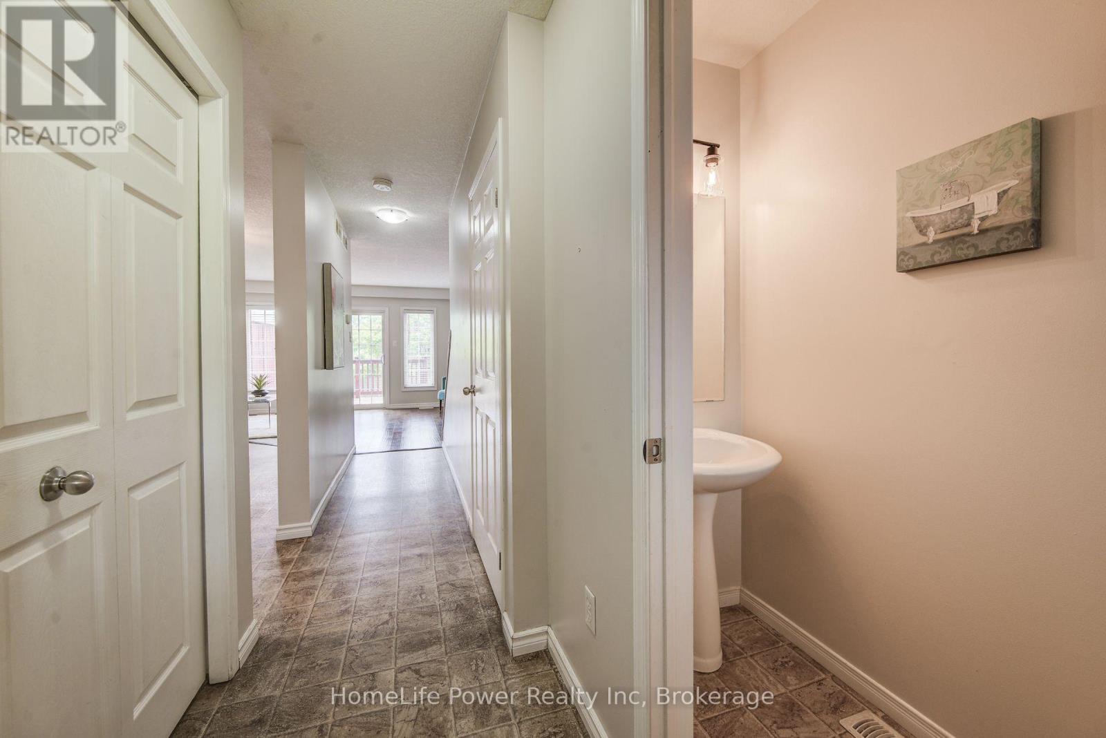 208 FEATHERSTONE CRESCENT