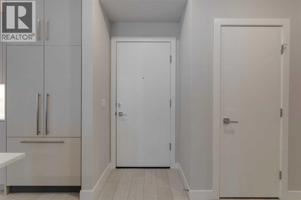 206, 8370 Broadcast Avenue SW