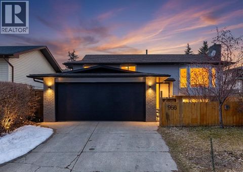 956 Bracewood Rise SW Calgary AB T2W3C9