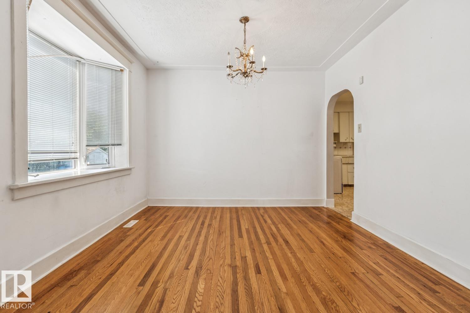 11340 90 ST NW