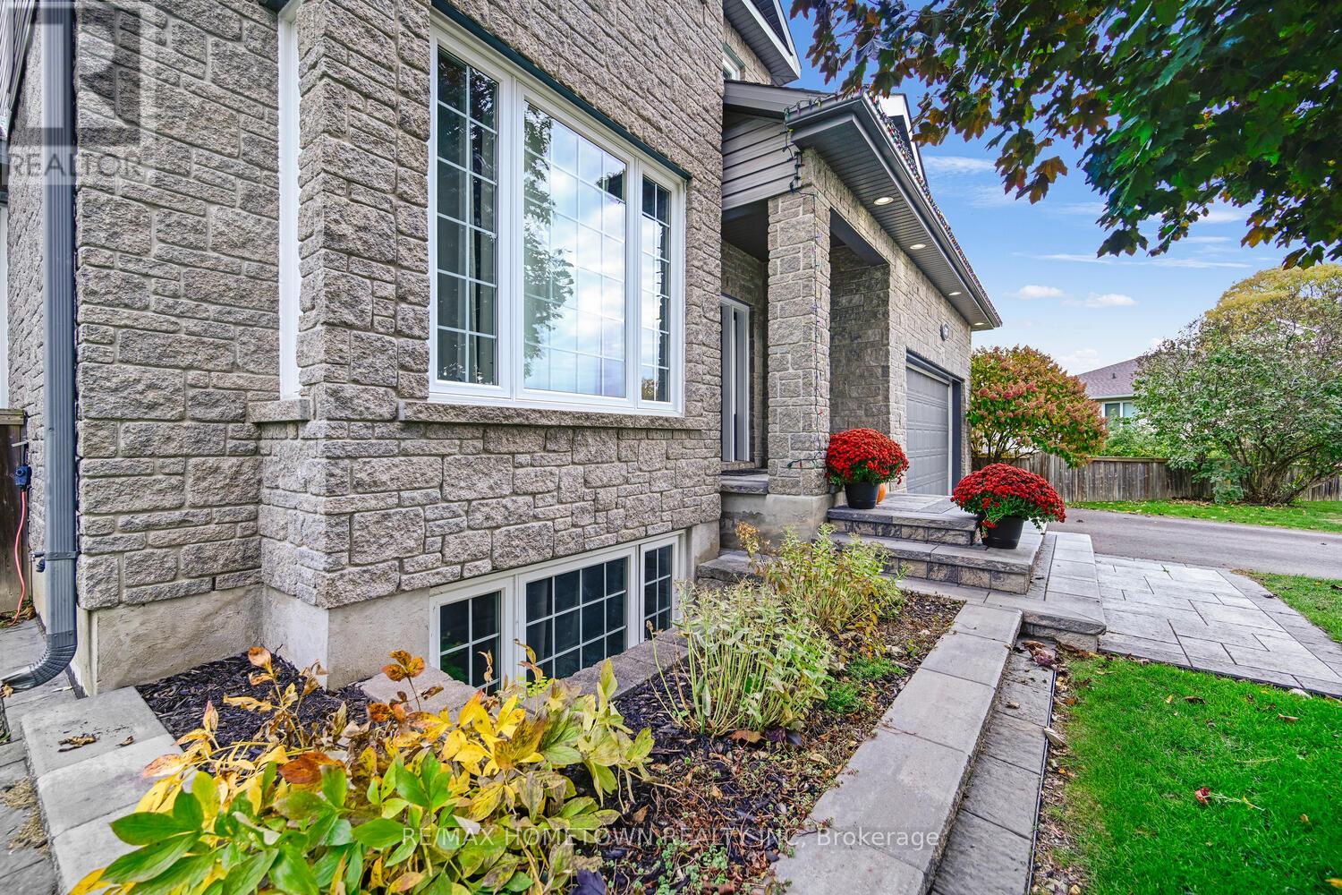 1337 CUTHBERTSON AVENUE