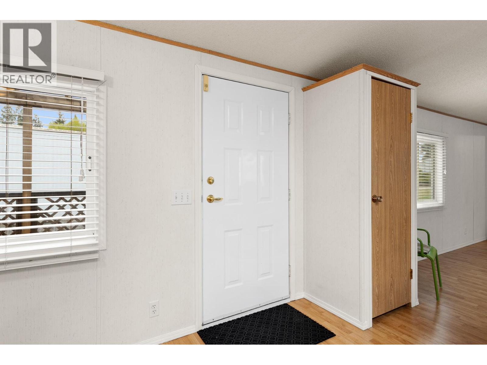 1929 97 Highway S Unit# 33