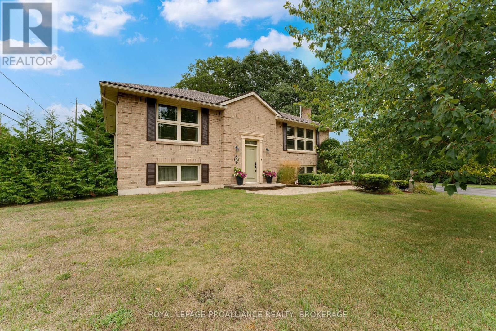 6 FAIRCREST BOULEVARD