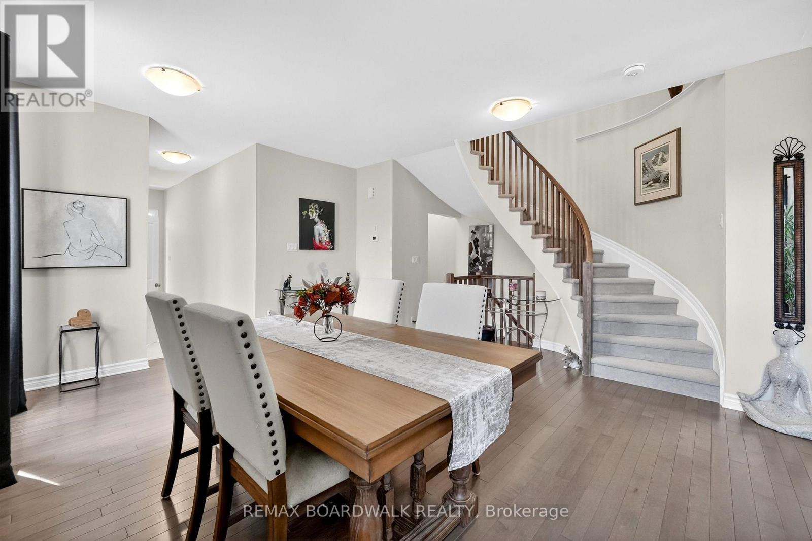 2 DUNCANVILLE STREET