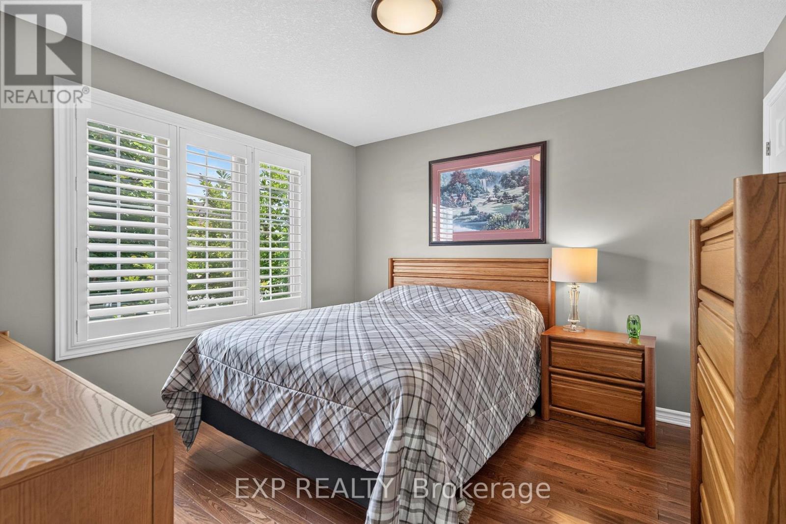 6 CAVERHILL CRESCENT