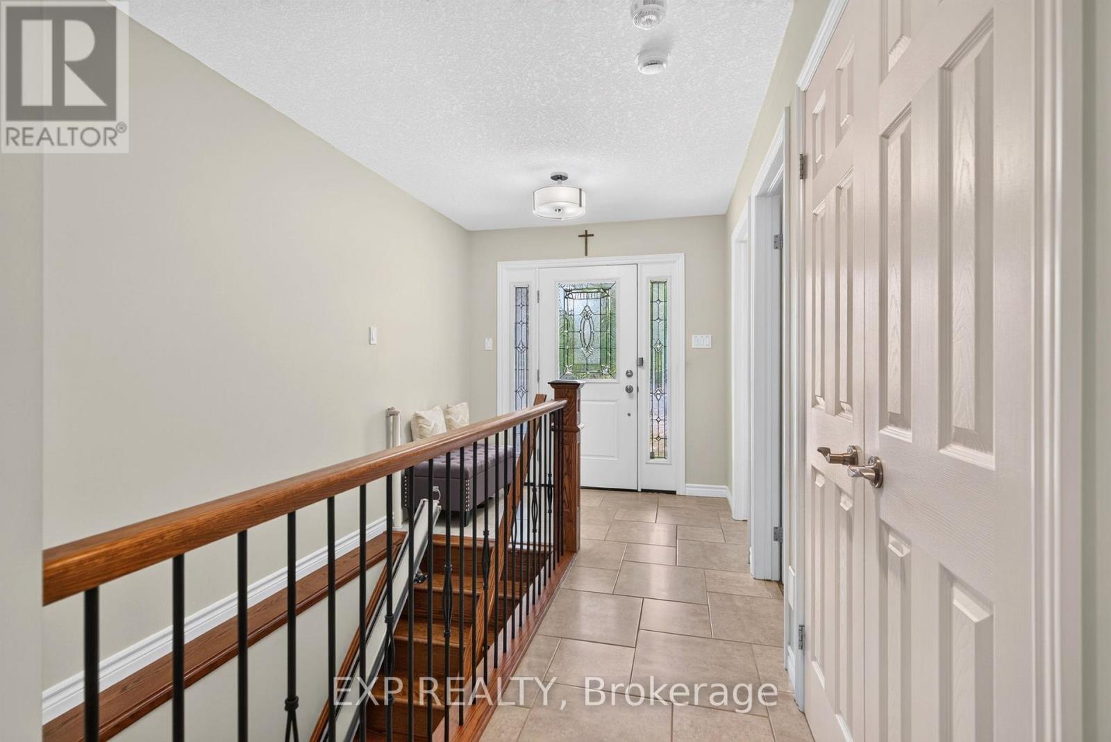 6 CAVERHILL CRESCENT